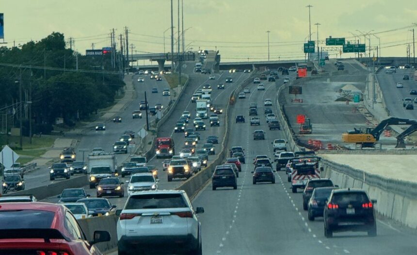 Mexican migrant denounces unequal treatment after road accident in the US.