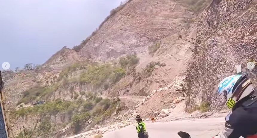 Route to the Atlantic remains partially blocked after collapsing large proportions