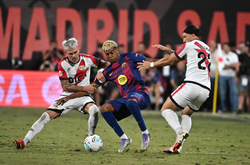 Barcelona stumbles in Vallecas with controversy included and tied 1-1 with lightning