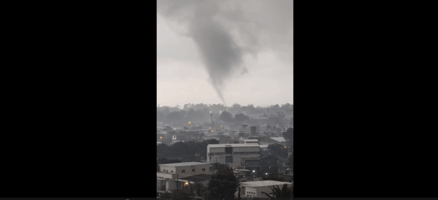 Whirlwind in the capital of Guatemala is recorded this October 9