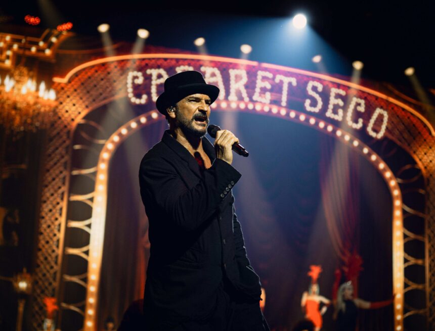 Ricardo Arjona prepares new album while on tour in the United States