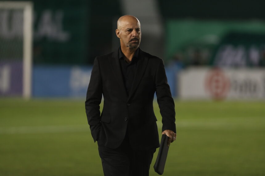 “I didn’t come to pay tribute to anyone, I came to save Comunicaciones from relegation”