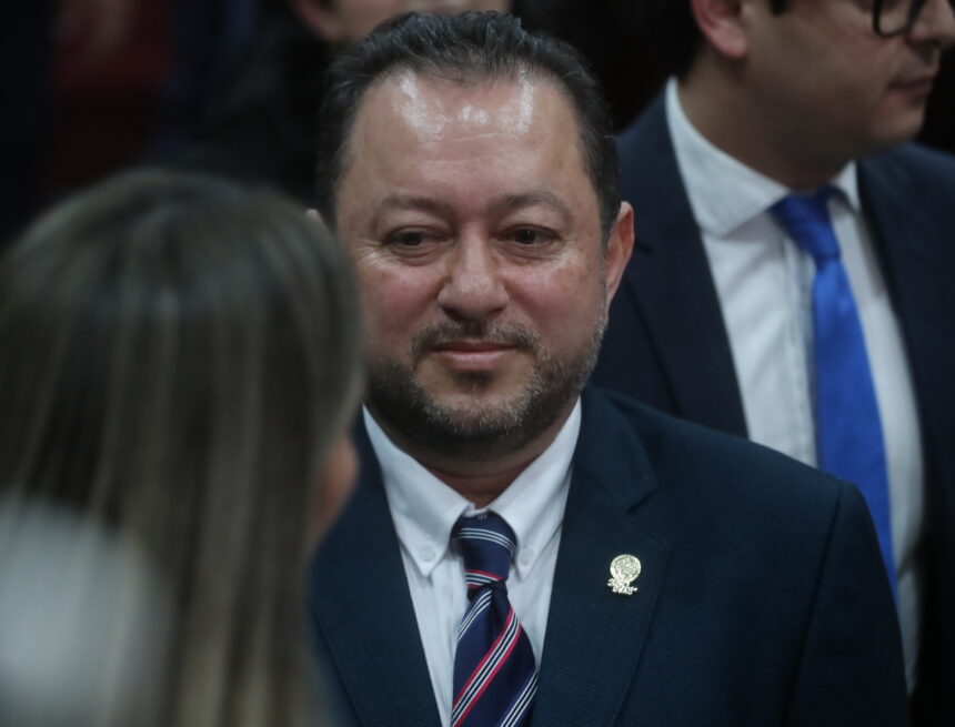 The Comptroller’s Office also denounces 24 members of the CSU, who along with Walter Mazariegos are accused of irregularities in the Usac