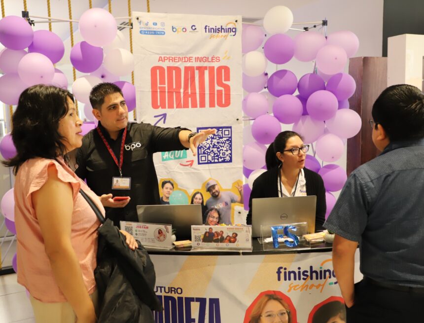 AGEXPORT announces job fair for call centers with more than a thousand jobs and 300 English scholarships