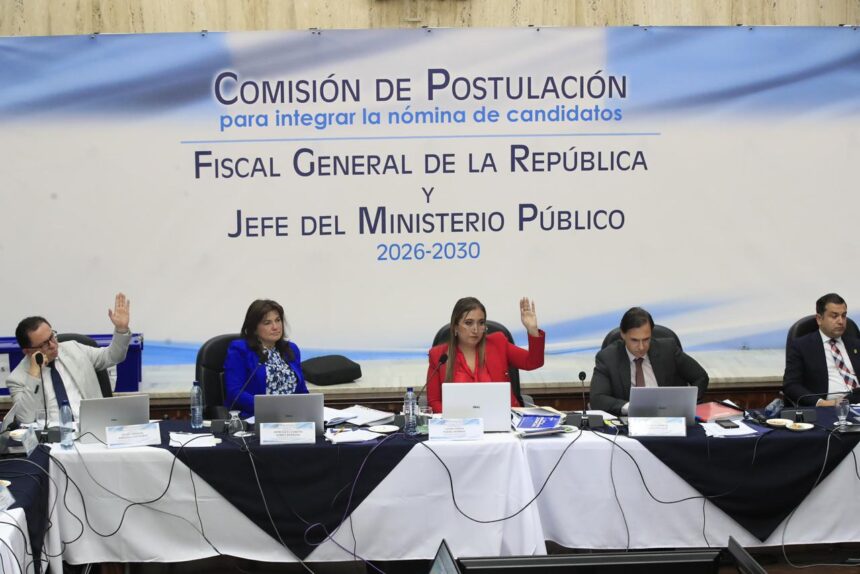 Amparos and complaints mark the last day of evaluation of the candidate for attorney general