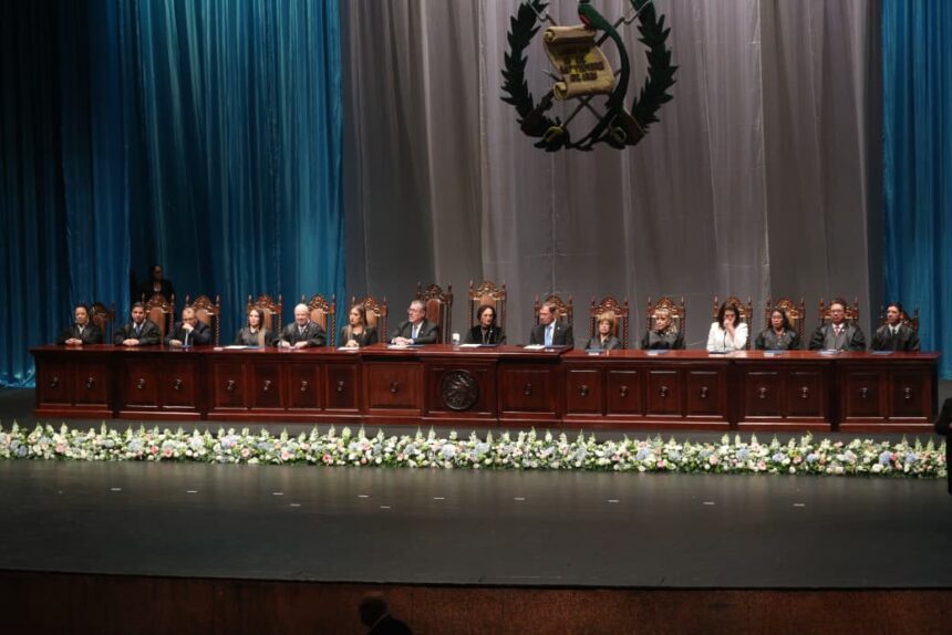 Anabella Morfín assumes presidency of the CC with a promise of independence and regaining institutional credibility