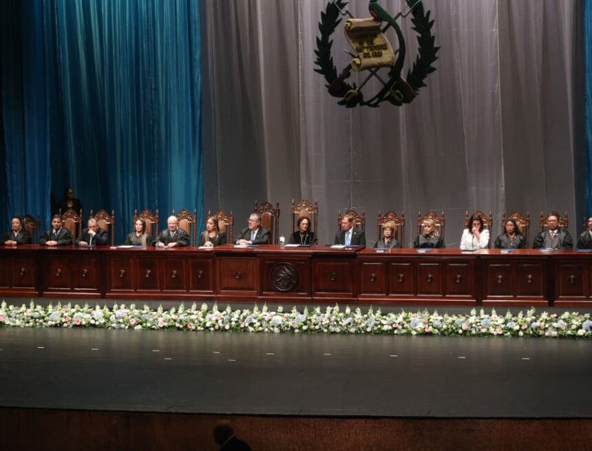 Anabella Morfín assumes presidency of the CC with a promise of independence and regaining institutional credibility