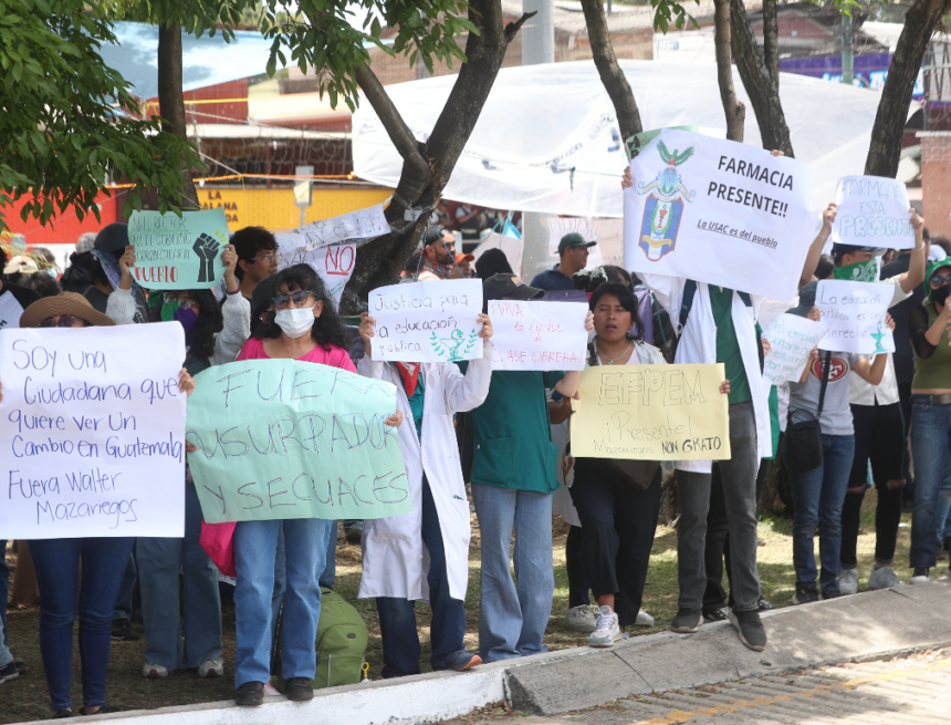 Arévalo calls on the courts to resolve “the long series” of complaints regarding the re-election process of Walter Mazariegos