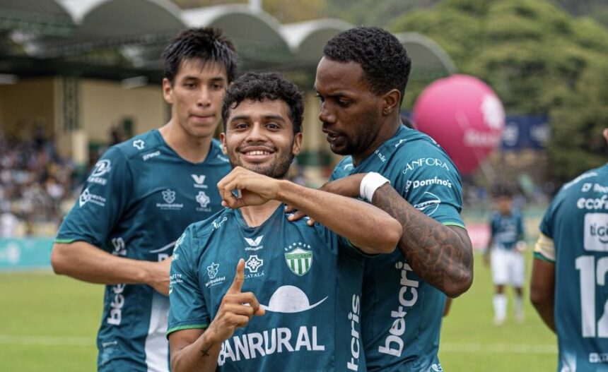 Aurora falls 0-2 against Antigua GFC at home and moves away from the qualification zone Aurora falls 0-2 against Antigua GFC at home and moves away from the qualification zone