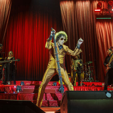 Bunbury shares his excitement for the album release