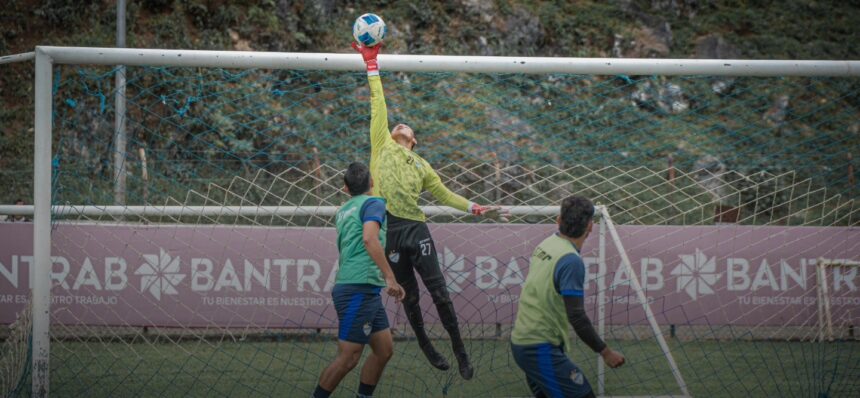 Cobán Imperial uses youth players in goal for the duel against Xelajú