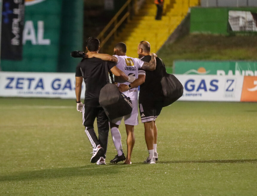 Communications suffers a significant loss days before the classic against Municipal