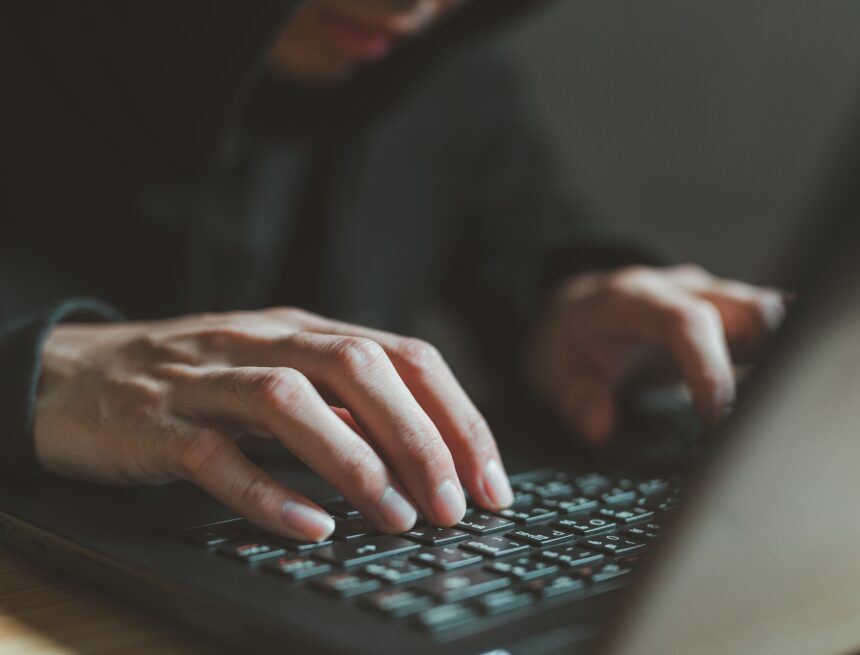 Computer attack affects the National Health Laboratory and activates security protocols