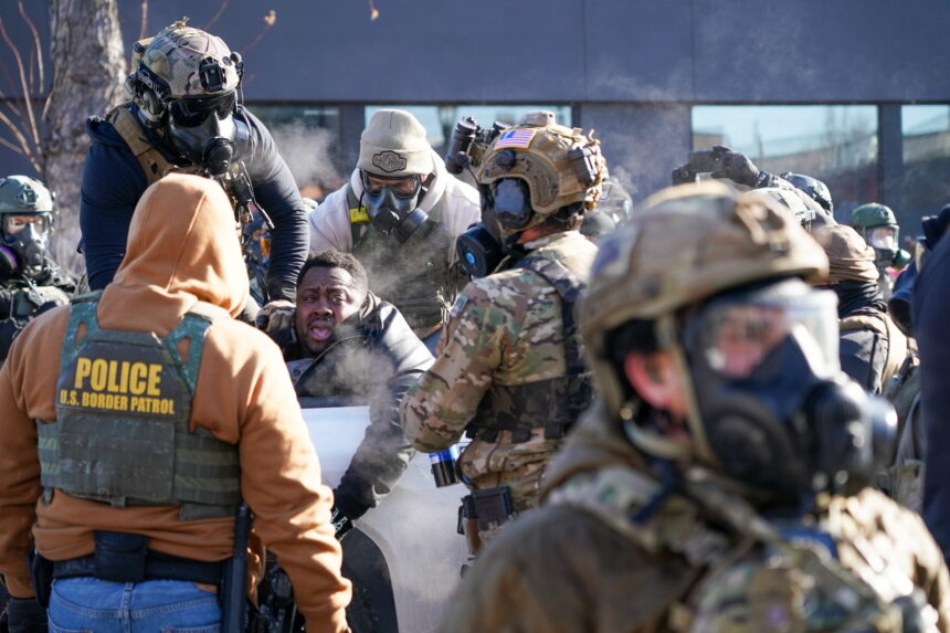 Forbidden to enter homes? the new restrictions that ICE has ordered for its agents