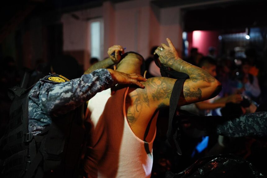 Gang members from Barrio 18 are hiding in the interior of the country