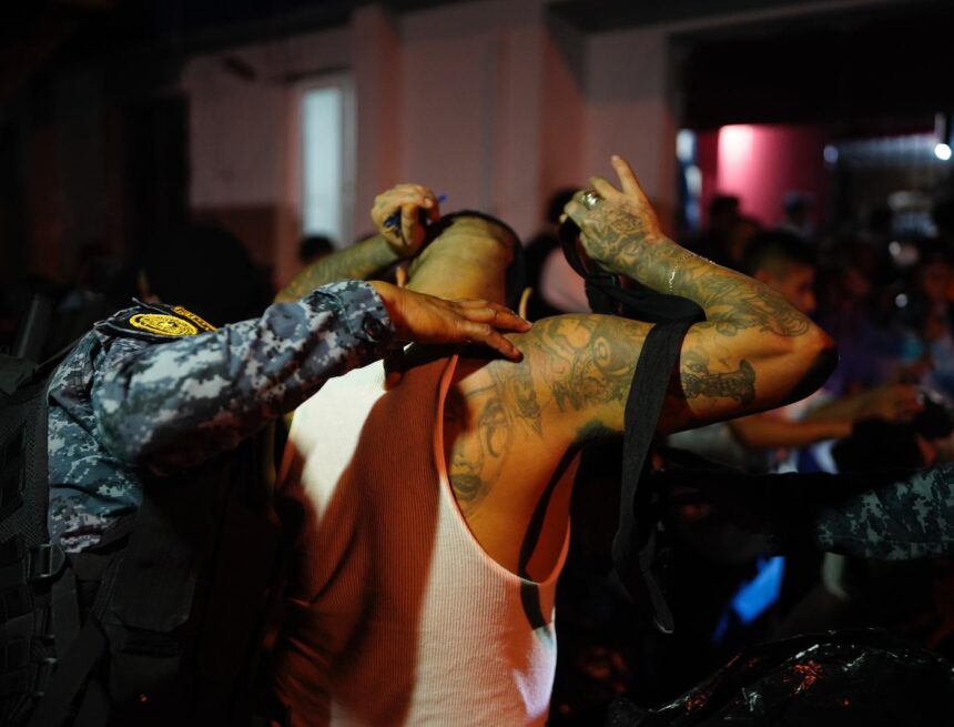 Gang members from Barrio 18 are hiding in the interior of the country
