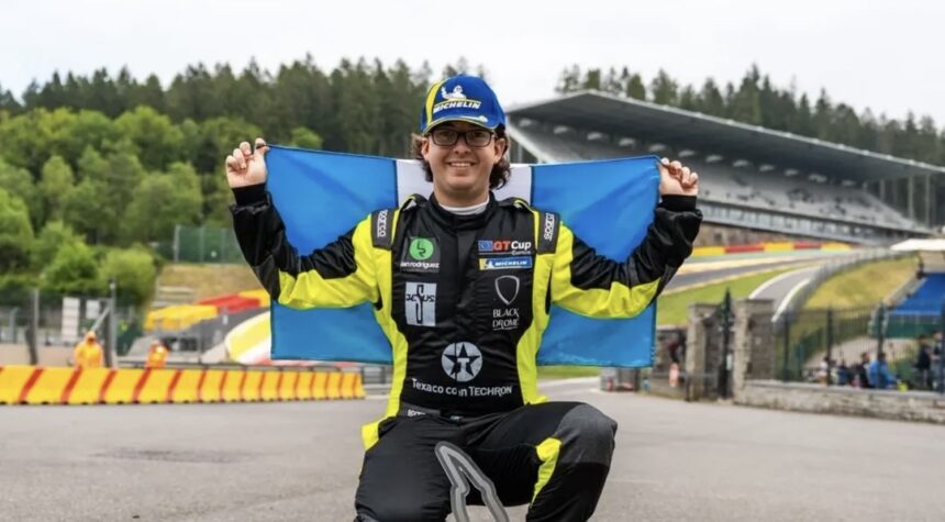 Ian Rodríguez makes history at Imola with a solid fourth place in his debut in the Italian GT3