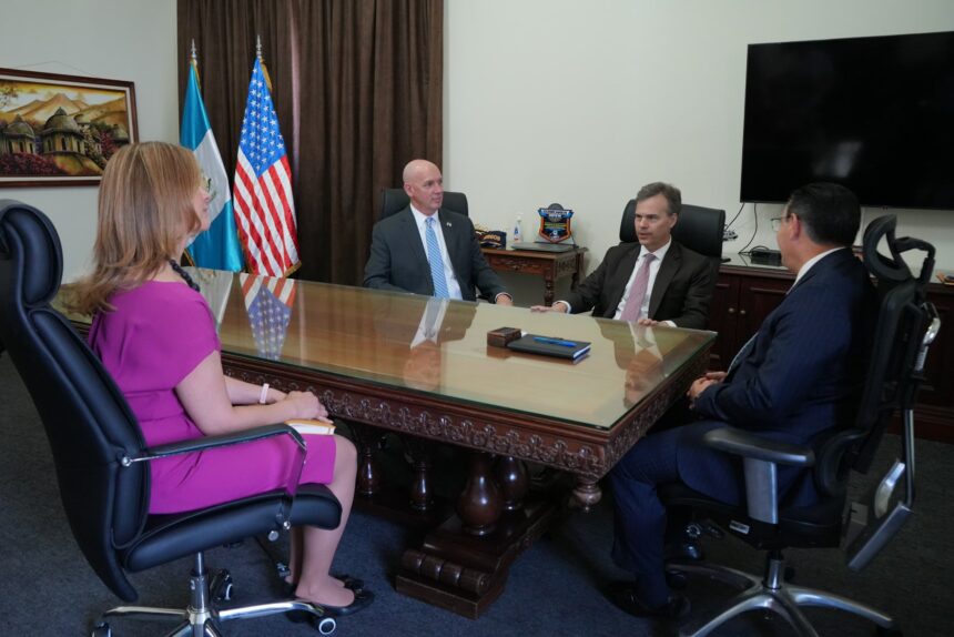 Jorgan Andrews, new US diplomat, begins agenda in Guatemala with meeting at Mingob