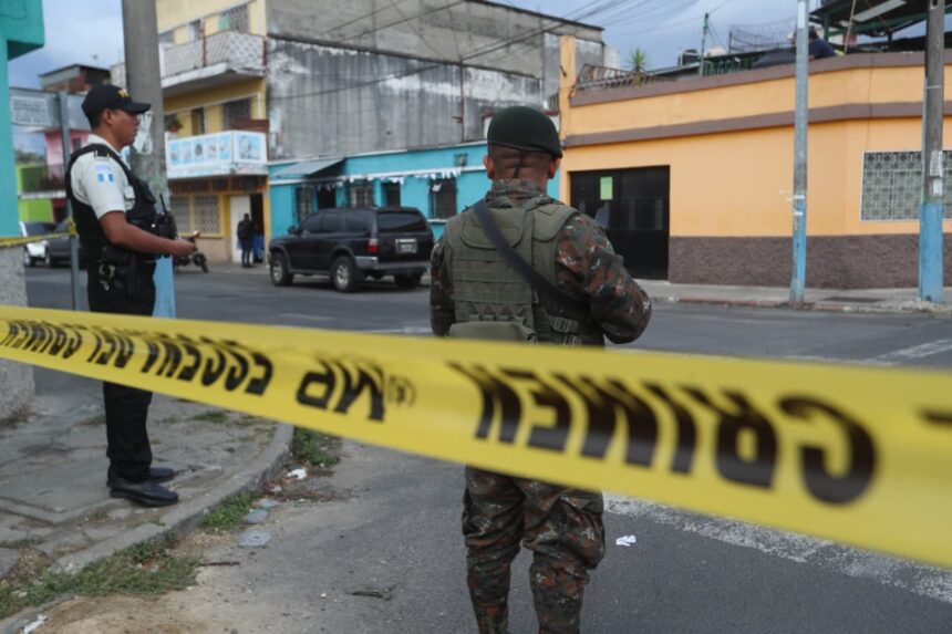 Minister of the Interior Marco Villeda speaks about the massacre in a cevichería in zone 6