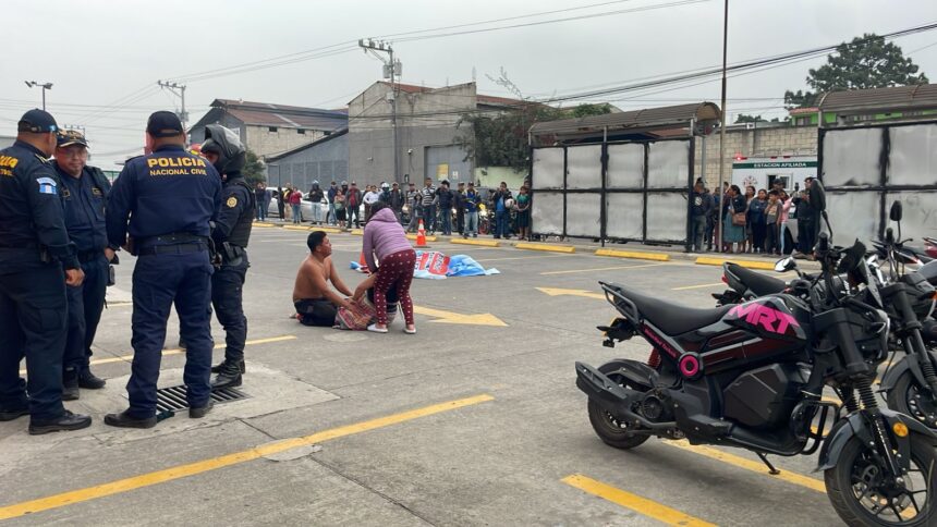 Minor is shot to death in front of his uncle in a commercial parking lot in Chimaltenango
