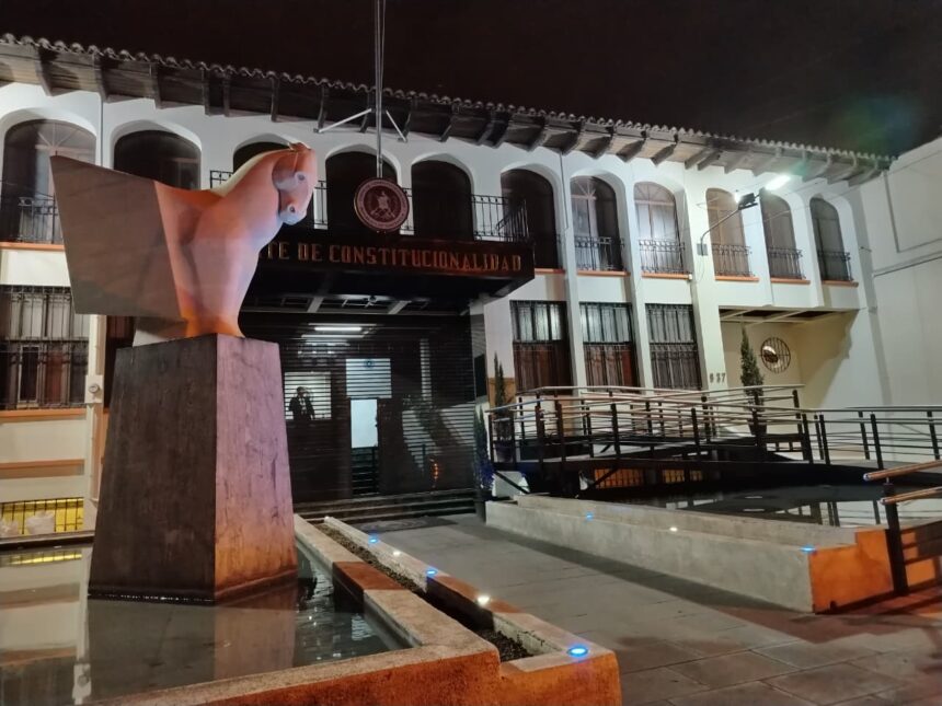 New magistrate of the CC assumes functions in the midst of legal actions against Astrid Lemus