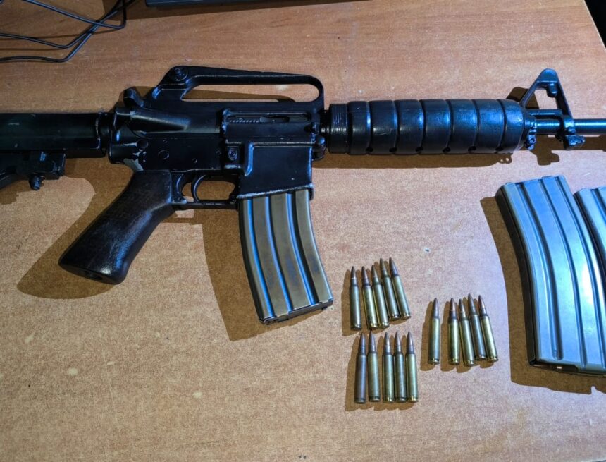 PNC captures three alleged gang members who tried to attack them with a rifle in zone 18