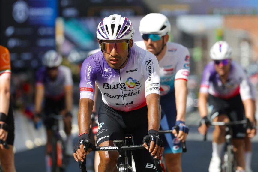 Sergio Chumil signs a solid performance in the Vuelta a Asturias and Nairo Quintana achieves the three-time championship