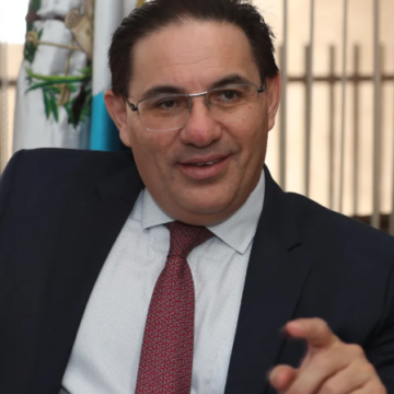 Marco Antonio Villeda receives a grade of 41.86 points, and could be left off the list of candidates for attorney general