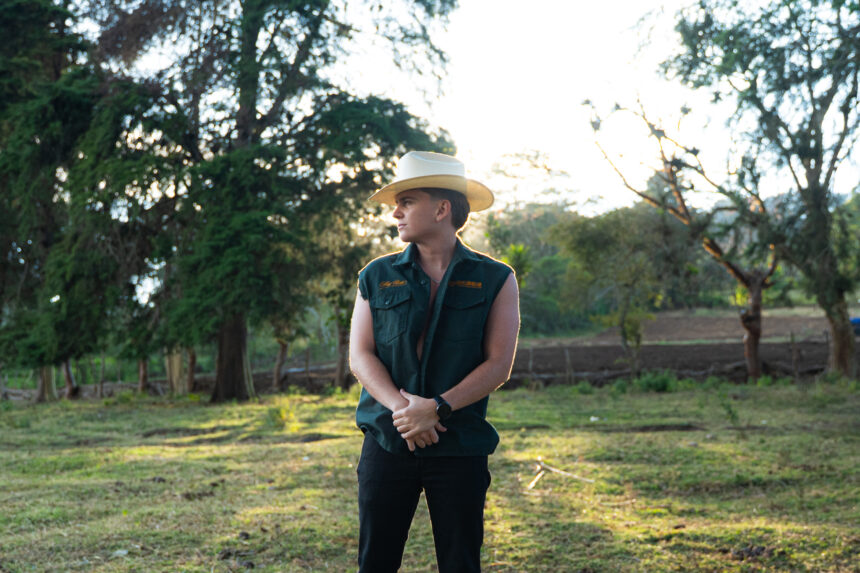 The recent album production by Diego Roldán in which he mixes melodic sensitivity and popular rhythms