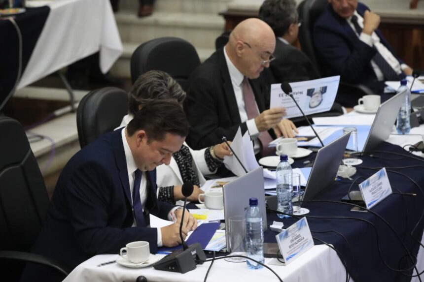 “There is a difference between the lawyer and the judge,” Roberto Molina Barreto explains his vote to annul the attorney general’s payroll