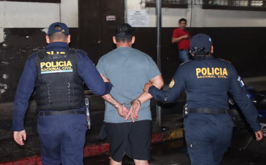 They capture a man accused of trying to abuse a teenager in Puerto San José, Escuintla