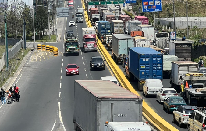 They report complicated traffic on the route to the Pacific after an accident at km 28