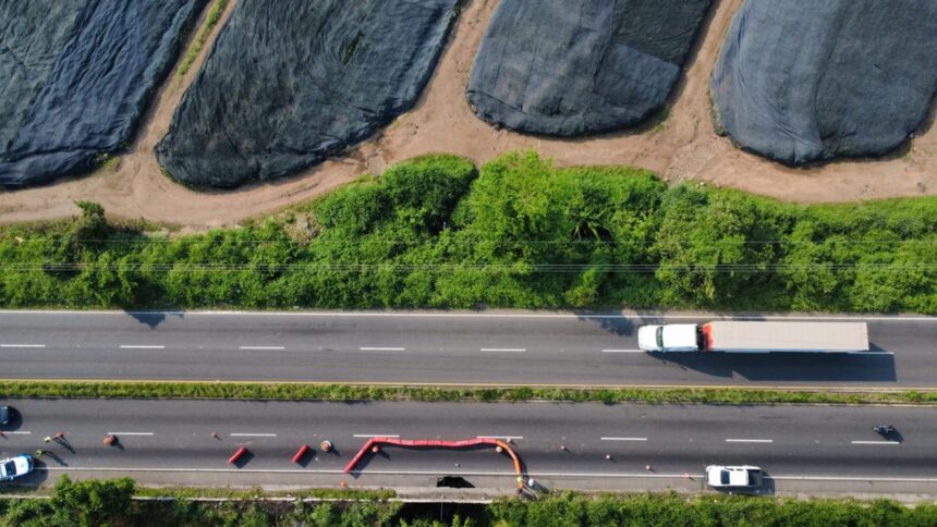 Undermining work in Santa Lucía Cotzumalguapa affects the passage to Escuintla