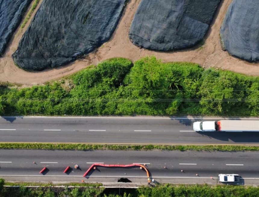 Undermining work in Santa Lucía Cotzumalguapa affects the passage to Escuintla