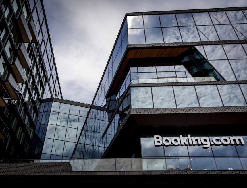 What recommendations does Booking.com give after the cyberattack that affected the private information of thousands of users