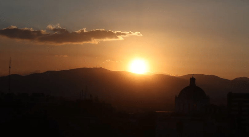 what will be the maximum temperatures and the possibility of rain this week