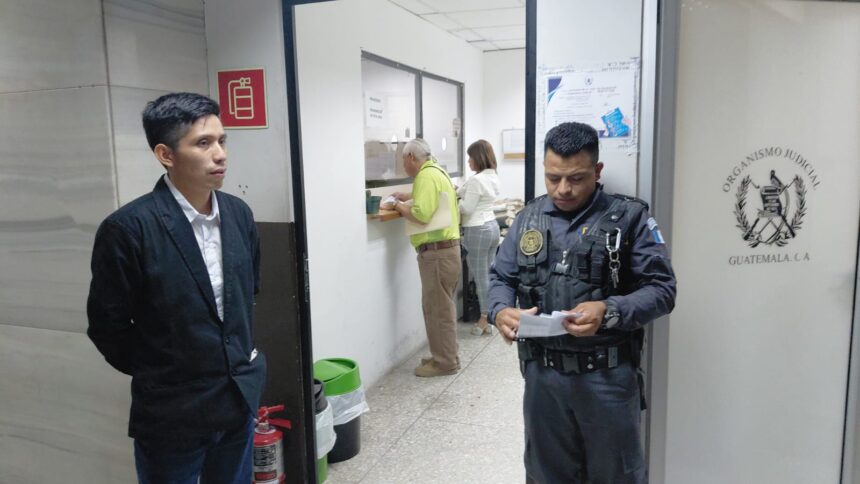 Amícar de León will face criminal proceedings for conspiracy to commit terrorism