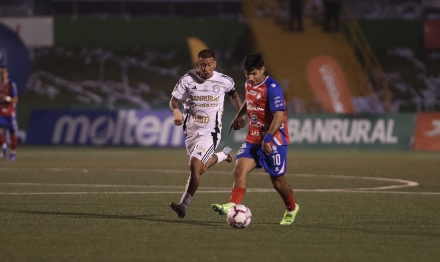 Communications and Xelajú tie 2-2 and leave the series open