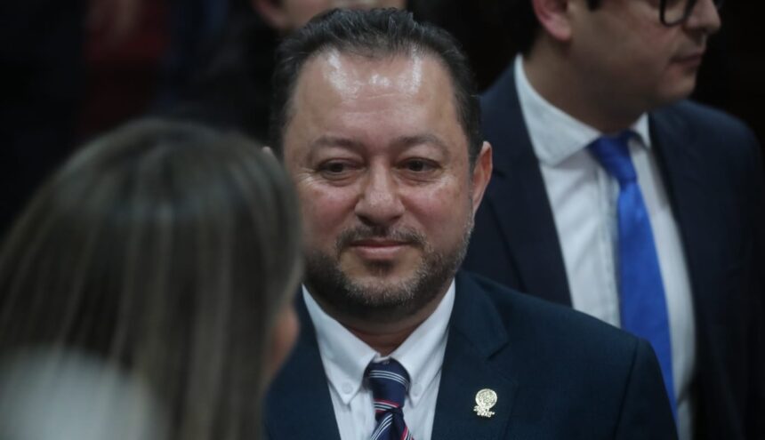 Court suspends election of Walter Mazariegos as rector of USAC due to doubts in the electoral process