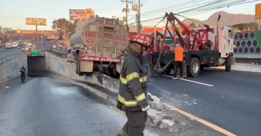 Crashed tanker truck complicates mobility on the route to the Pacific