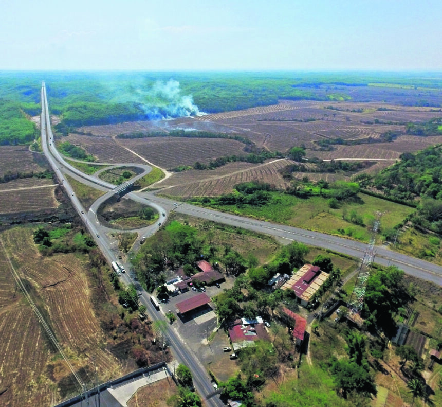 Defense disburses Q767 million for road contract with US Army engineers.