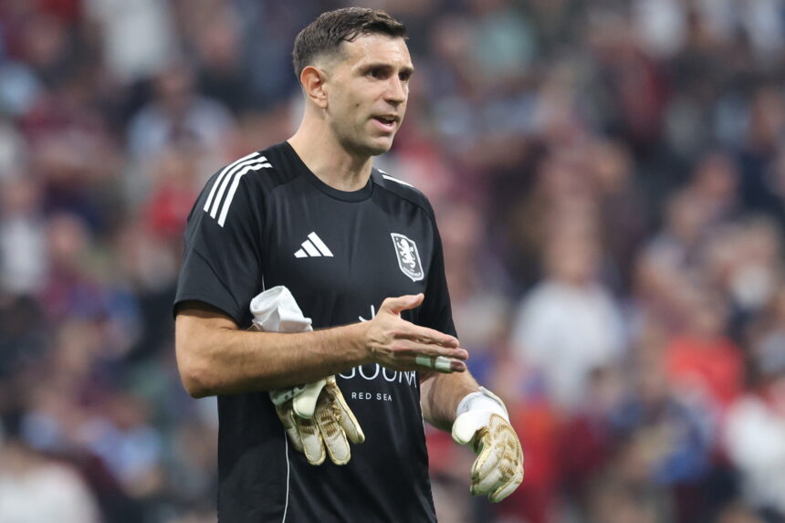 Dibu Martínez sets off alarms in Argentina after suffering a fracture before the 2026 World Cup