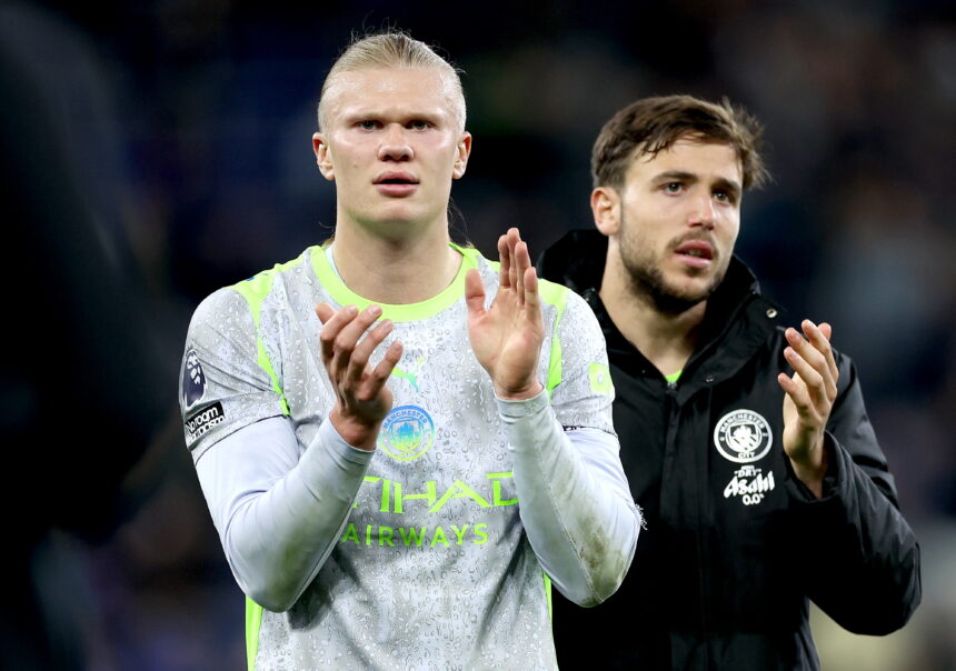 Manchester City draws with Everton, leaving Arsenal with the fate of the title in their hands Manchester City draws with Everton, leaving Arsenal with the fate of the title in their hands