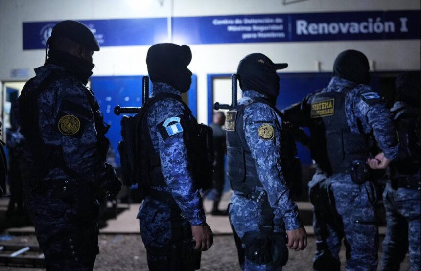 Mingob transfers nine gang members from Renovación 1 to a high security pavilion Mingob transfers nine gang members from Renovación 1 to a high security pavilion