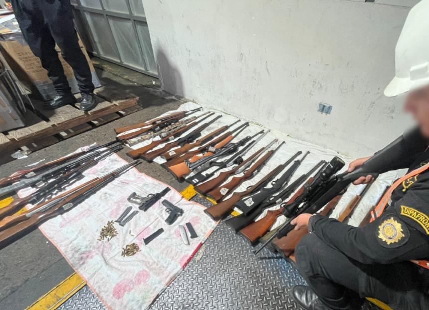 More weapons are seized in parcel boxes at the Port of Santo Tomás de Castilla