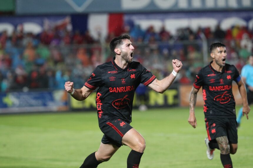 The 33rd has arrived! Municipal beats Xelajú 2-1 and is crowned Clausura 2026 champion