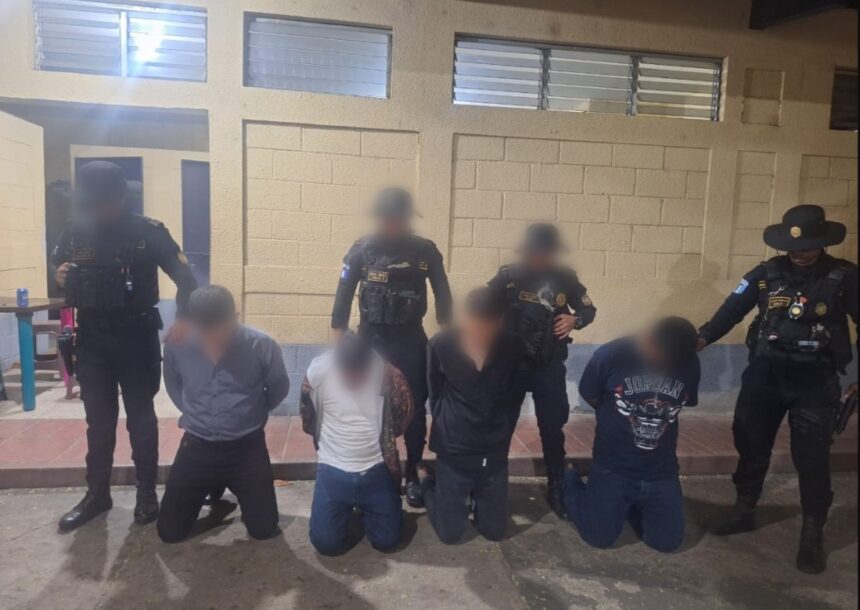 They capture alleged gang members with weapons and ammunition