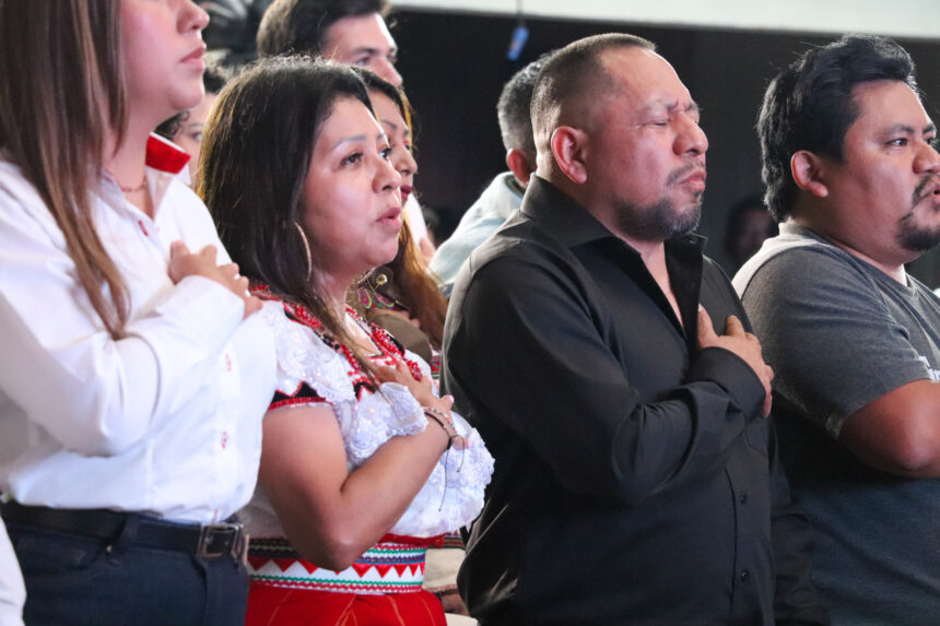 They honor Esaú Diéguez, coach of Crawford and Léster Martínez