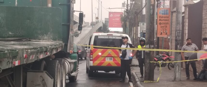 They record an accident in which a motorcyclist died in Ciudad San Cristóbal
