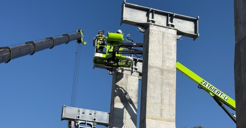 This is how the complex electrical and pulley network that will move the system in zone 9 works.